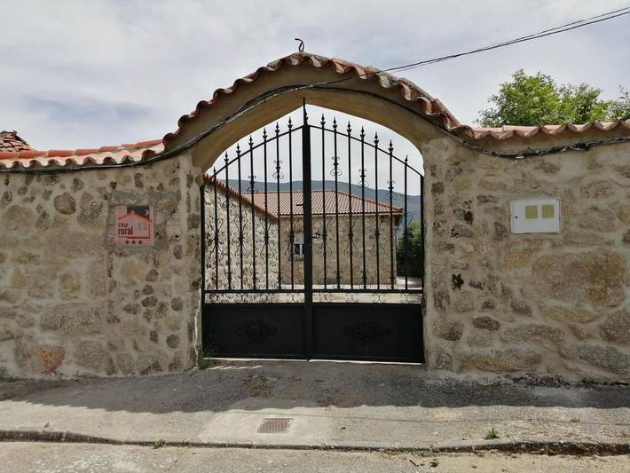 Casa rural para 8 personas, con vistas y jardín, Se admiten mascotas en Alto Tormes - 3