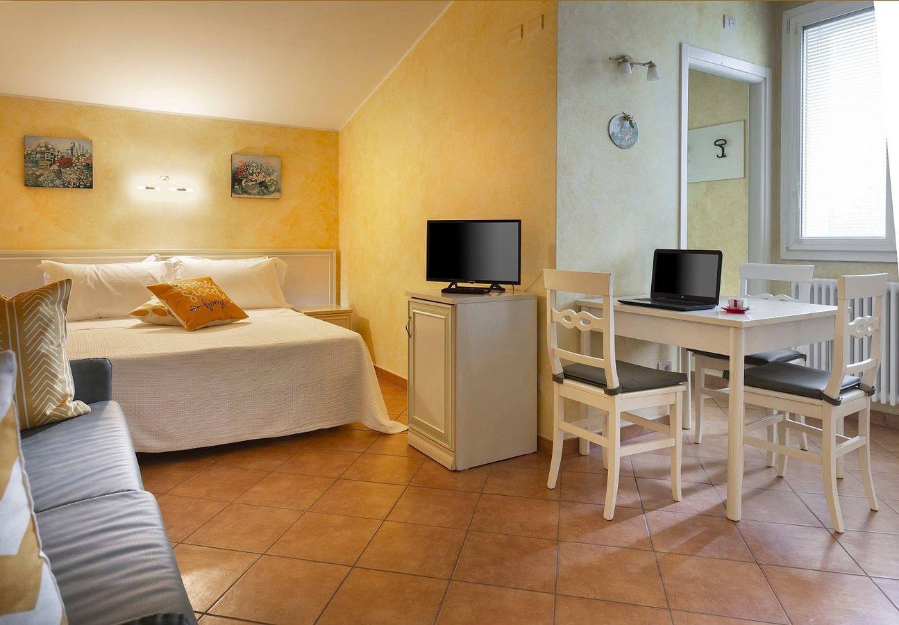 Ganze Ferienwohnung, Studio-Apartment in einem Bauernhaus in Scandiano mit privatem Parkplatz und großem Park in Scandiano, Reggio Emilia Provinz