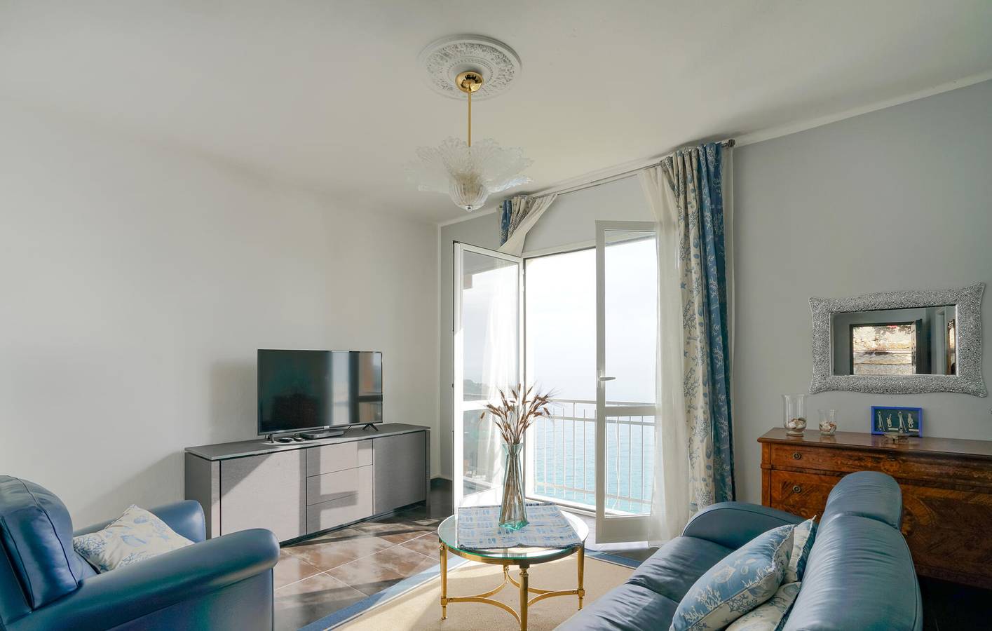 Apartment mit Meerblick, Pool, Terrasse und Parkplatz in Aregai, Cipressa