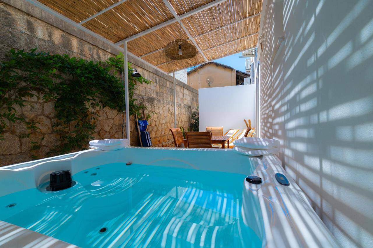 Casa Aive: Jacuzzi and Relax in Casteldaccia, Provincia di Palermo