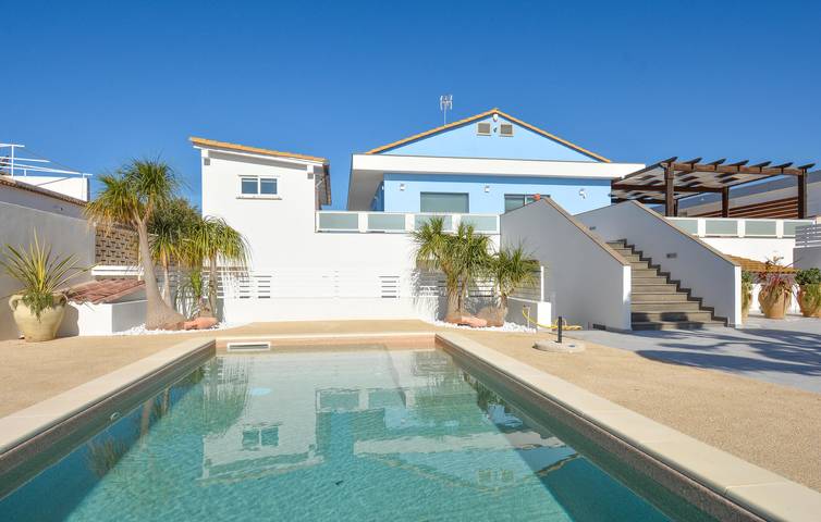 Moderno apartamento de 2 dormitorios con piscina, terraza y aire acondicionado - 2 km de la playa in Casuzze, Santa Croce Camerina