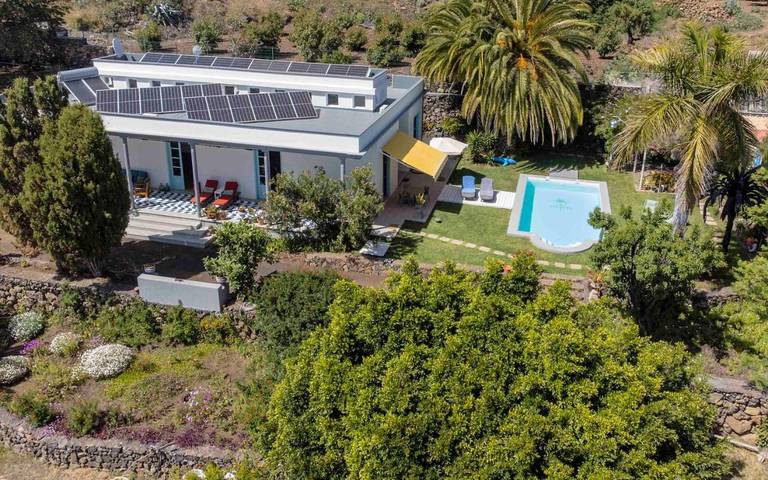 Casa rural para 6 personas, con piscina y vistas al lago además de vistas y jardín en Los Llanos de Aridane