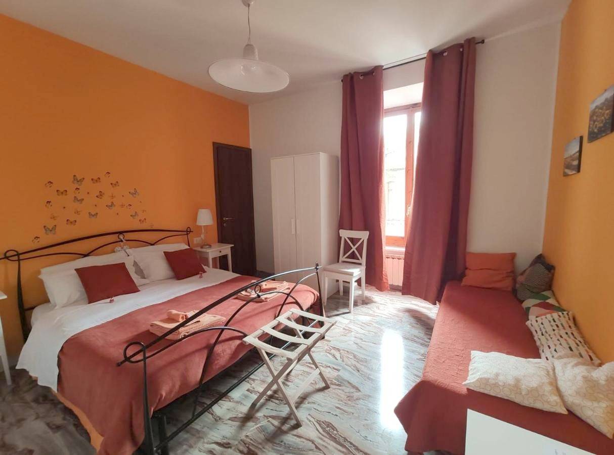 Double or Twin Room with Private Bathroom in Trastevere, Roma