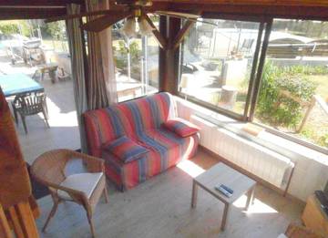 Gîte pour 4 personnes, avec jardin ainsi que terrasse et piscine dans le Lot
