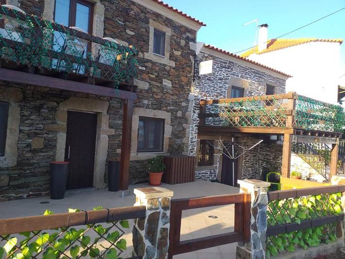 Gîte pour 5 personnes, avec terrasse et vue dans Meimoa