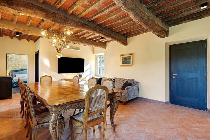 Ferienhaus 'Villa Roncacccio' mit Bergblick, WLAN und Klimaanlage in Borgo a Mozzano, Lucca Provinz