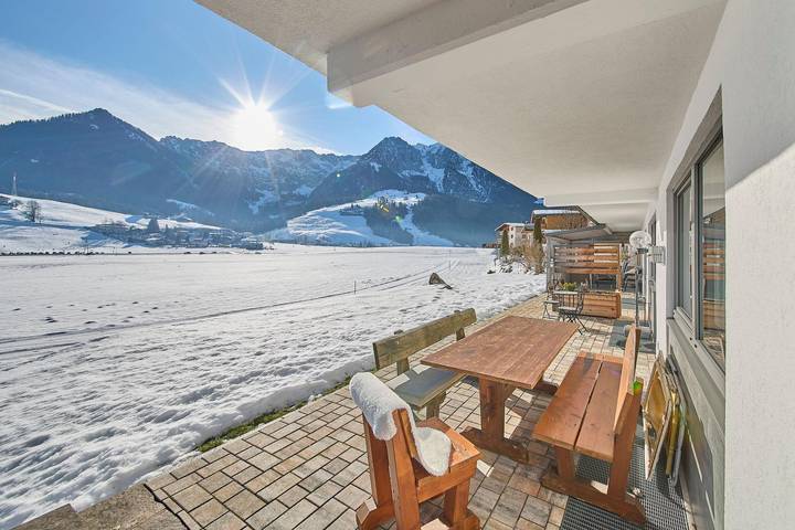 Ferienwohnung für 4 Personen, mit Seeblick und Ausblick sowie Pool und Garten, kinderfreundlich in Walchsee - 4