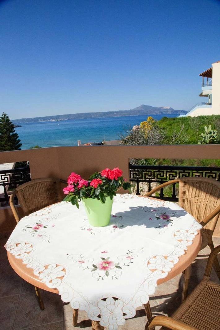 Gîte pour 4 personnes, avec piscine et jardin dans Almirida - 2