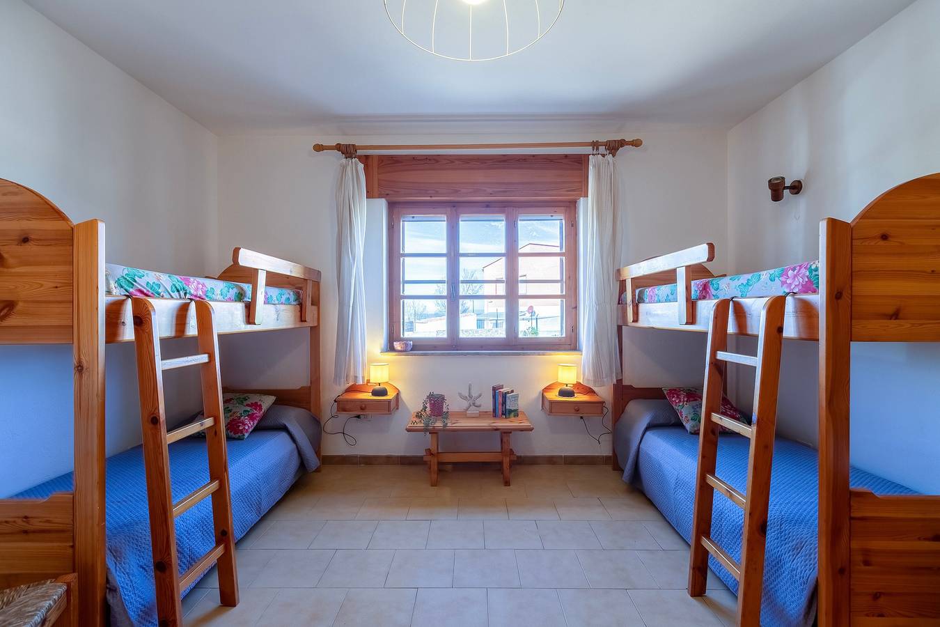 Casa Vacaciones 'A dos pasos del mar' con vistas al mar, terraza privada y Wi-Fi in Lu Bagnu, Castelsardo