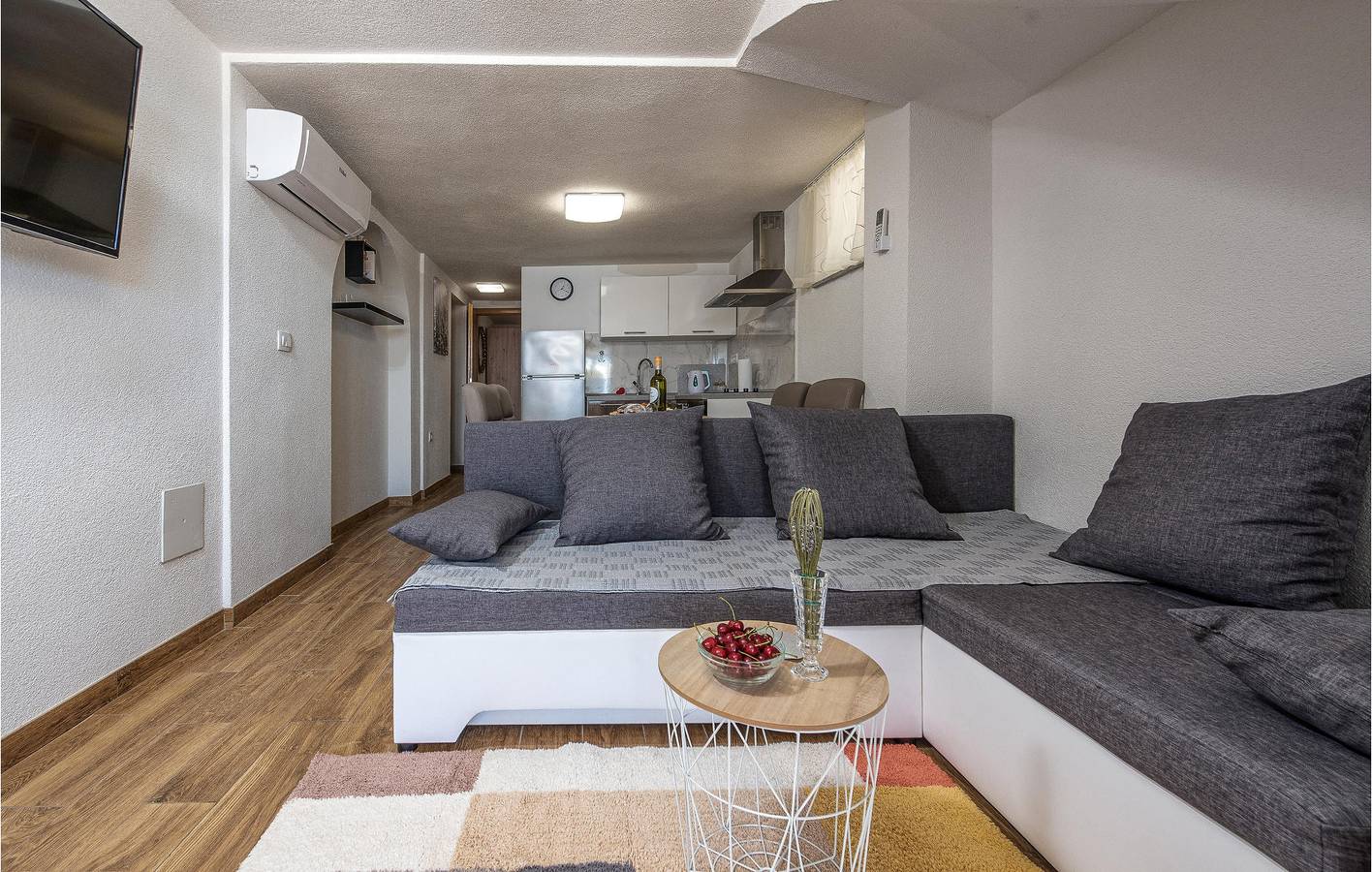 Ganze Ferienwohnung, Urlaub am Meer: 1-Zimmer-Wohnung mit Terrasse und Küche in Petrčane in Zadar (Kommun), Zadar