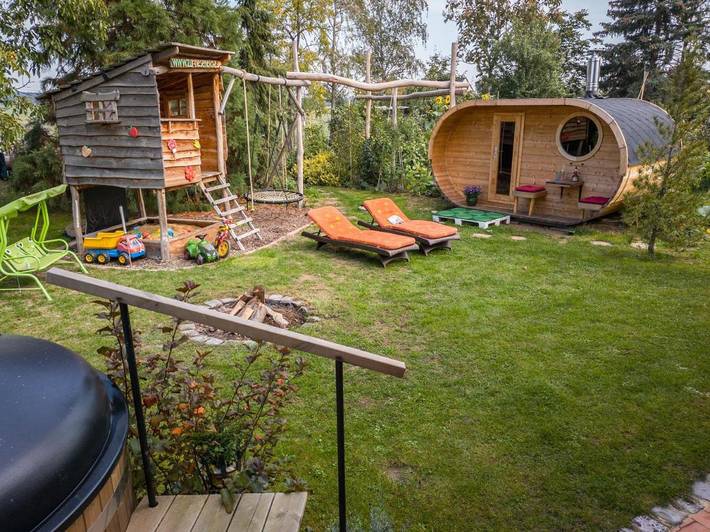 Ferienwohnung für 4 Personen, mit Whirlpool und Sauna in Niedergurig