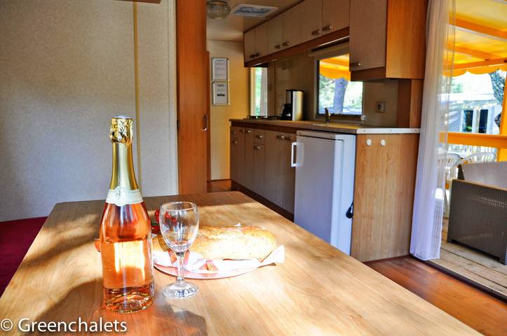 Camping pour 4 personnes, avec vue ainsi que terrasse et jardin, animaux acceptés à Roquebrune-sur-Argens - 4