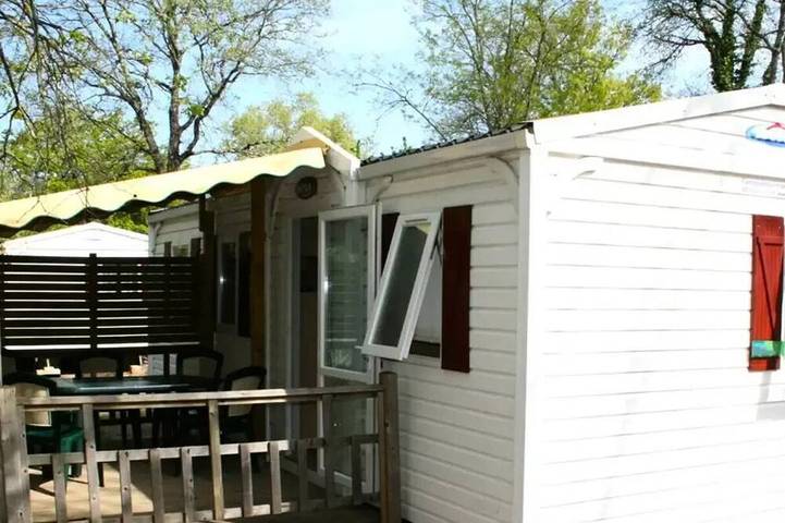 Camping pour 6 personnes à Vallon-Pont-d'Arc