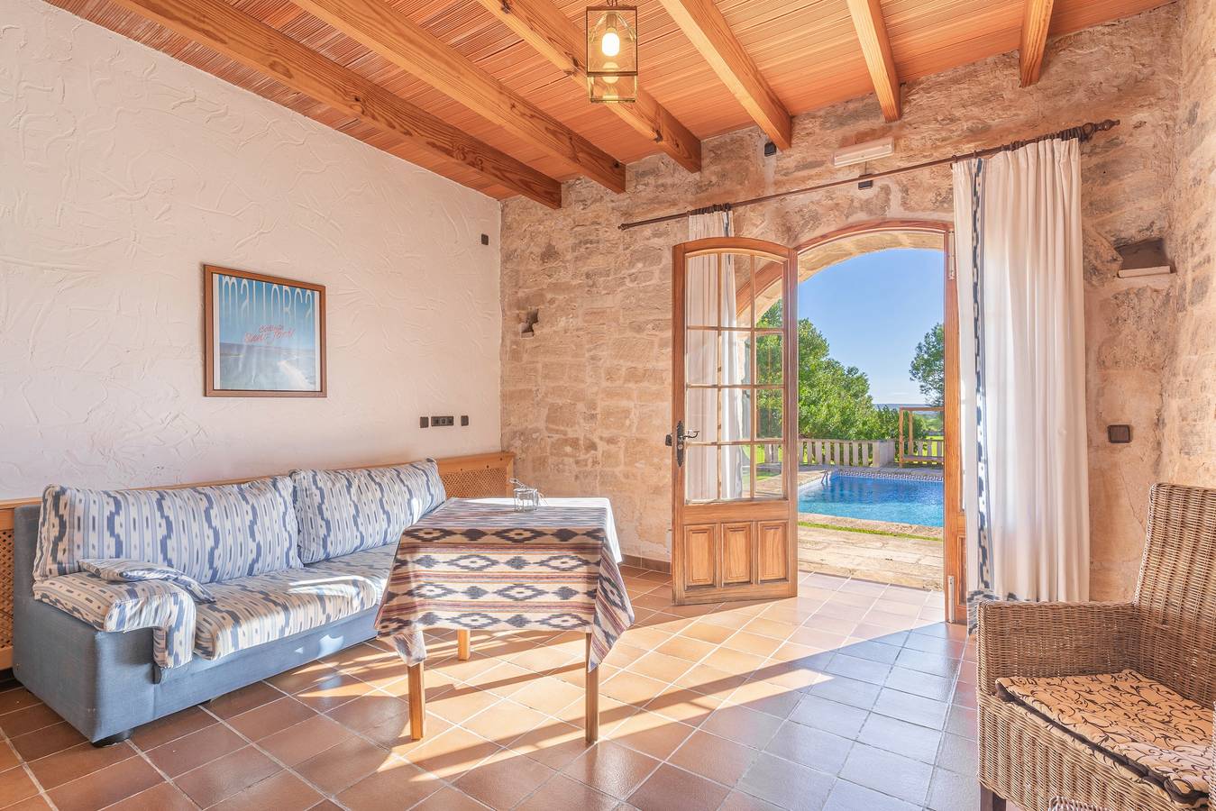 Ganze Wohnung, Ferienwohnung 'Es Turo de Menorca' mit Pool, A/C und Wlan in Ses Salines, Mallorcas Küste