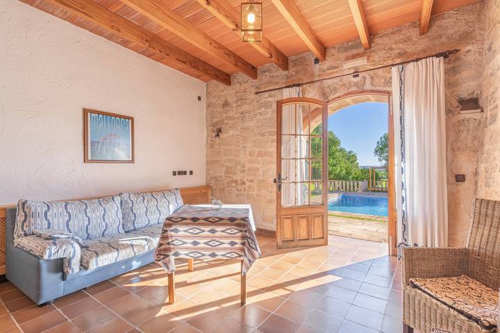 Apartamento inteiro, Apartamento 'Es Turo de Menorca' com piscina, A/C e Wi-Fi in Ses Salines, Costa de Maiorca