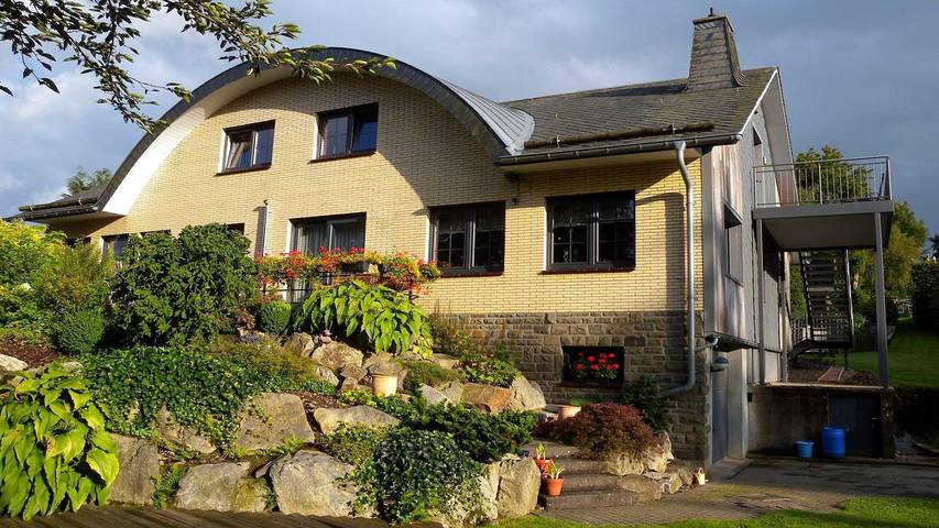 Location de vacances pour 5 personnes, avec jardin à Butgenbach