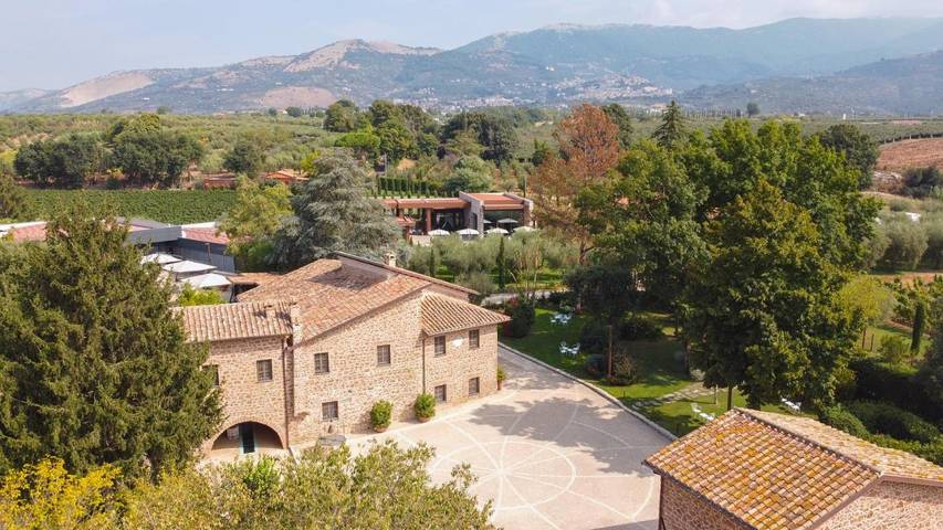 Station pour 4 personnes, avec jardin et piscine ainsi que sauna et jacuzzi à Cori - 3