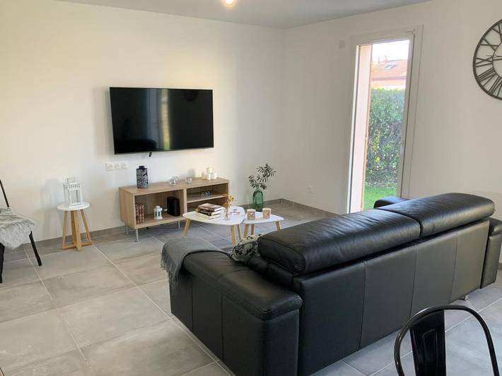 Location de vacances pour 6 personnes, avec jardin à Genas - 2