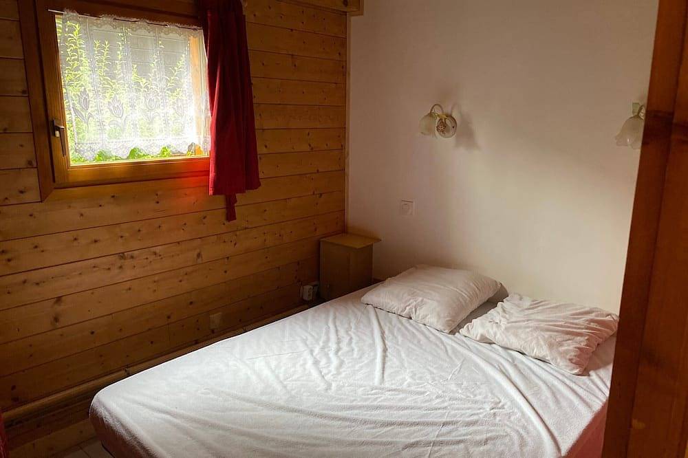 Chalet “7p Comfort – Le Refuge” with Mountain View, Private Terrace and Wi-Fi in Verchaix, Bonneville region