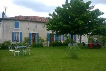 Chambre D’hôte pour 8 Personnes dans Val-des-Vignes, Charente, Photo 3