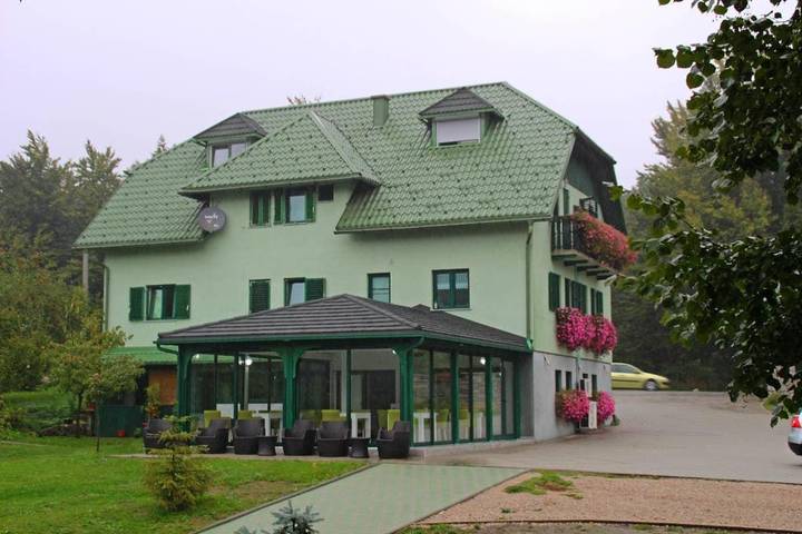 Maison d’hôte pour 2 personnes, avec terrasse, animaux acceptés dans Plitvička Jezera