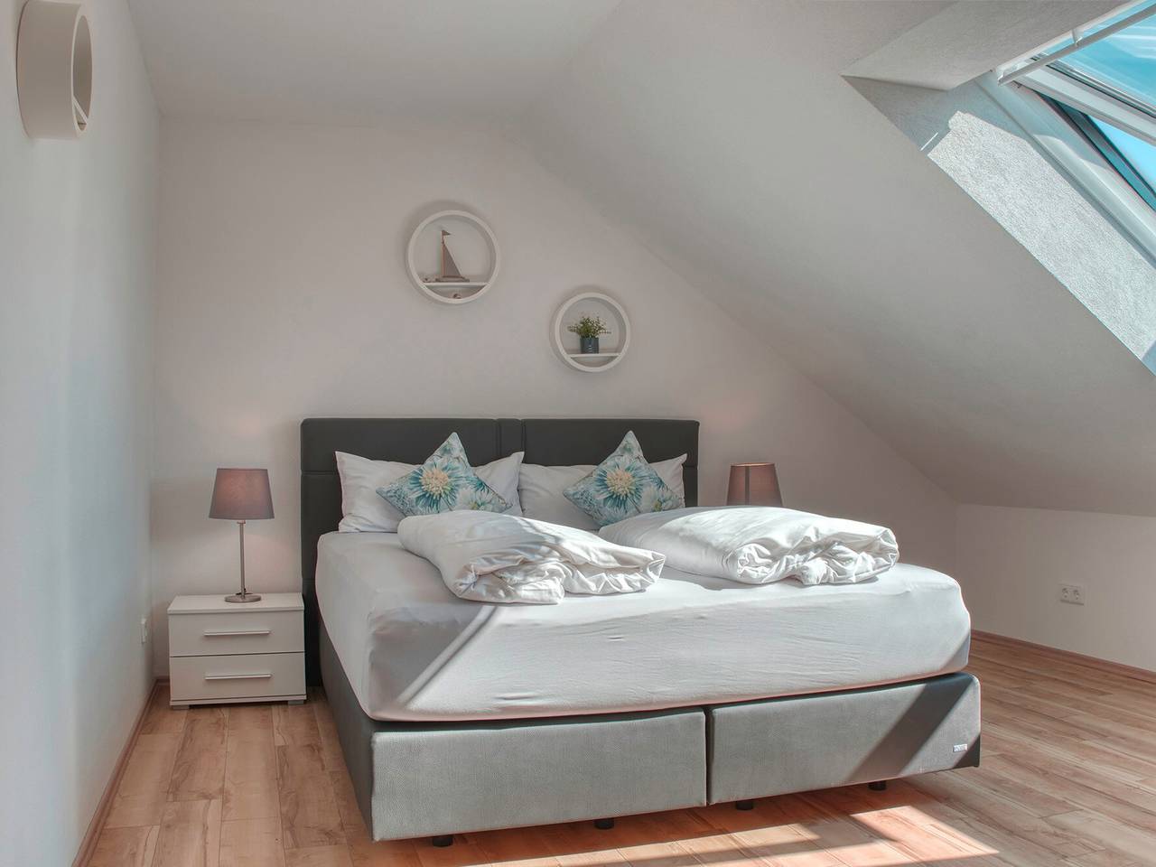 Ganze Wohnung, Ferienwohnung 'Weitblick' mit Gemeinschaftsgarten, Balkon und Wlan in Überlingen, Region Bodensee-Oberschwaben