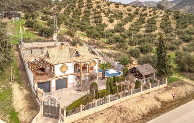Ferienhaus für 12 Personen, mit Terrasse und Pool