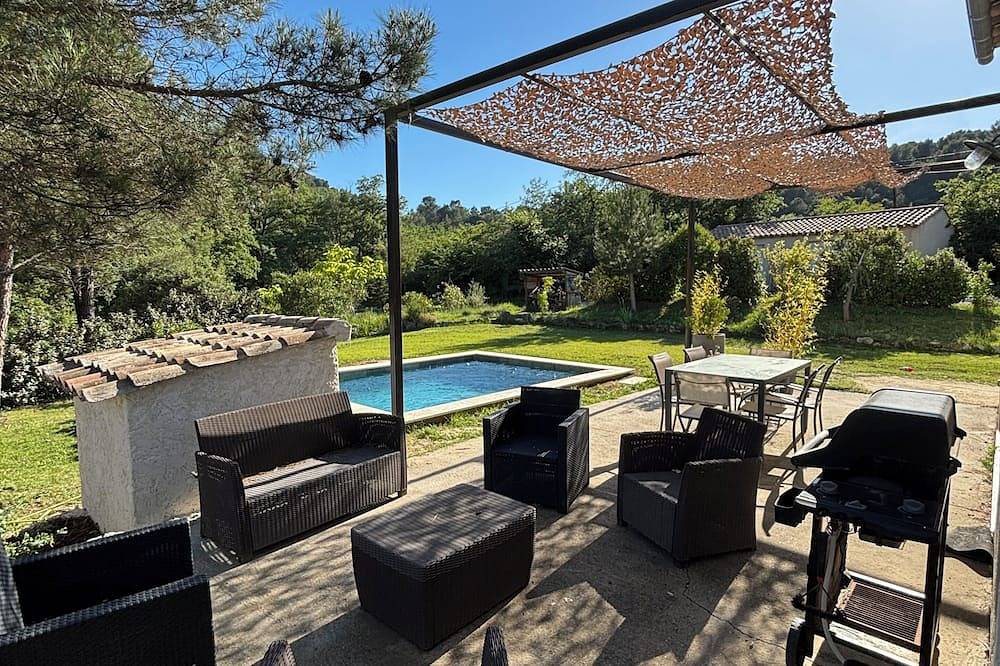 Charming house with swimming pool 5 minutes from Vaison La Romaine in Vaison-la-Romaine, Parc naturel régional du Mont-Ventoux