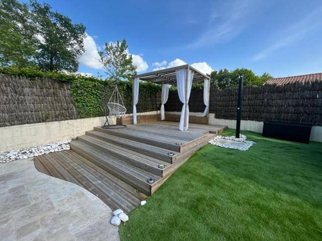 Location de vacances pour 4 personnes, avec vue ainsi que jardin et piscine à Saint-Aubin-des-Ormeaux - 2