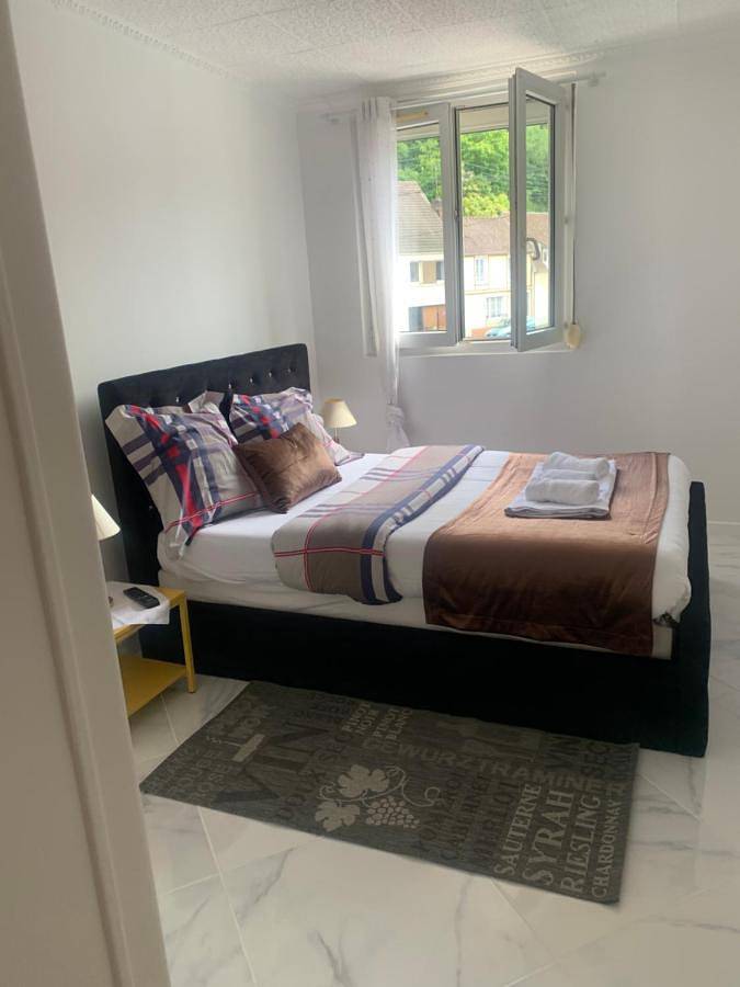 Gîte pour 4 personnes, avec balcon ainsi que vue et vue sur le lac, adapté aux familles à Beauvais - 3