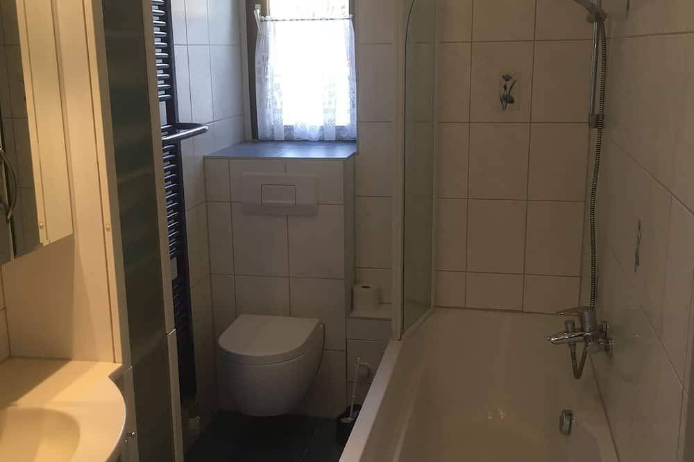Ganze Wohnung, Ferienwohnung  mit Blick auf einen historischen Senkgarten. in Ziethen, Vorpommern Greifswald