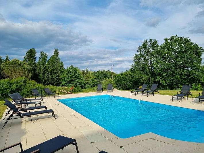Hôtel pour 2 personnes, avec jardin et piscine à Hautefort - 3