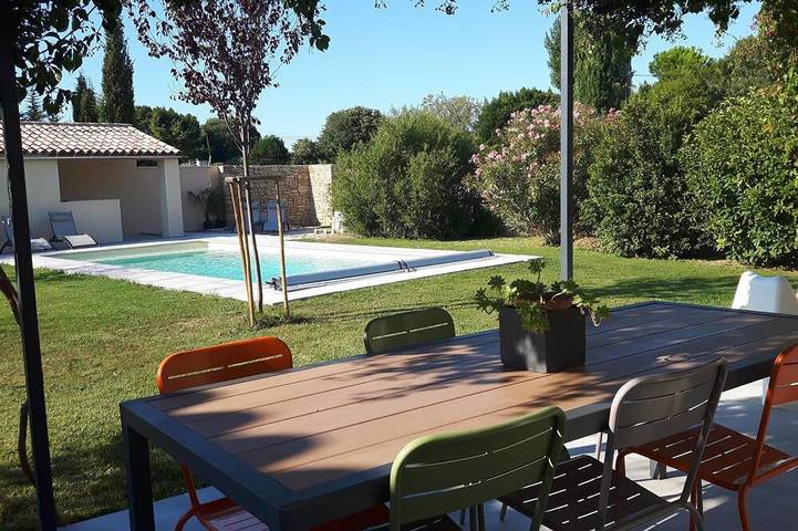 Location de vacances pour 6 personnes, avec jardin et terrasse à Villevieille