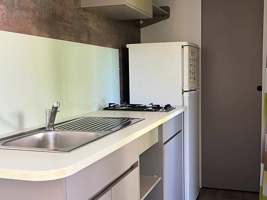 Camping La Faloise - Mobilhome 4 personas - Mobile home - 30-35 m² - 2 dormitorios con terraza in Angicourt, Río Oise