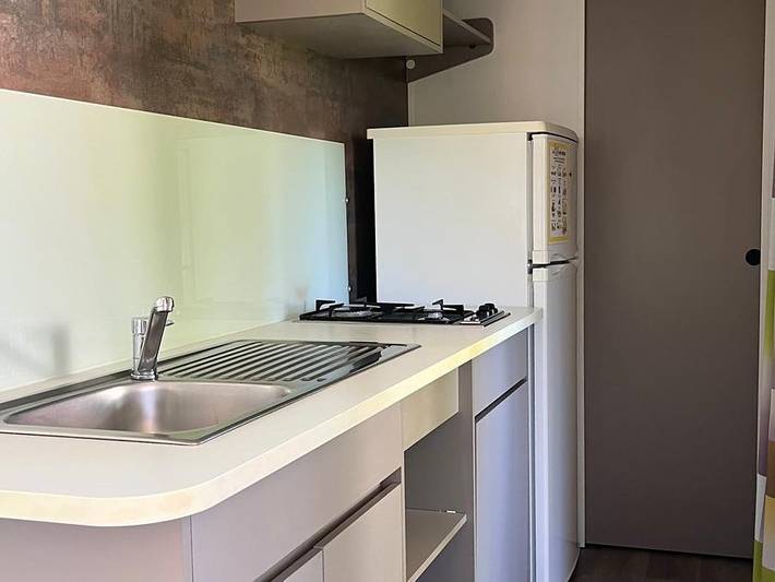Camping La Faloise - Mobilheim 4 personen - Mobilheim - 30-35 m² - 2 Zimmer mit Terrasse in Angicourt, Oise