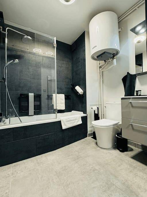 Appartement entier, Le Poète - Appartement Confort - Parking Privé - Wifi in Gradignan, Région de Bordeaux