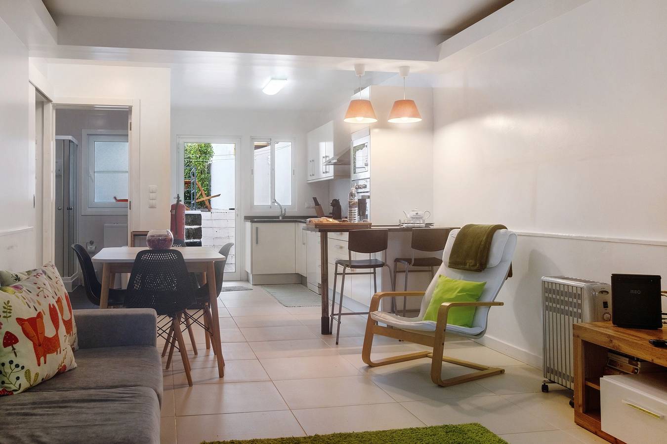 Ferienhaus "Casa do Poema" mit Bergblick, privater Terrasse und Wlan in São Miguel Island, Furnas