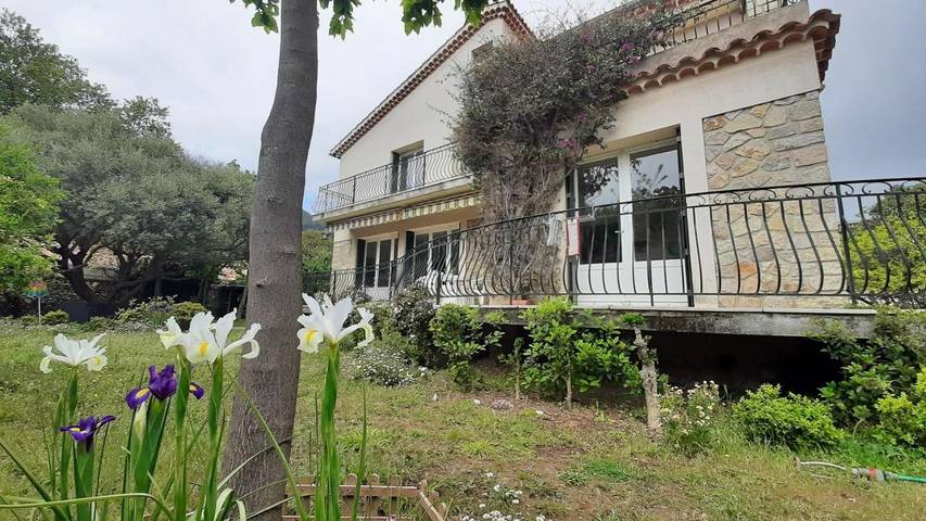 Location de vacances pour 10 personnes, avec jardin et vue, animaux acceptés à La Valette-du-Var - 3