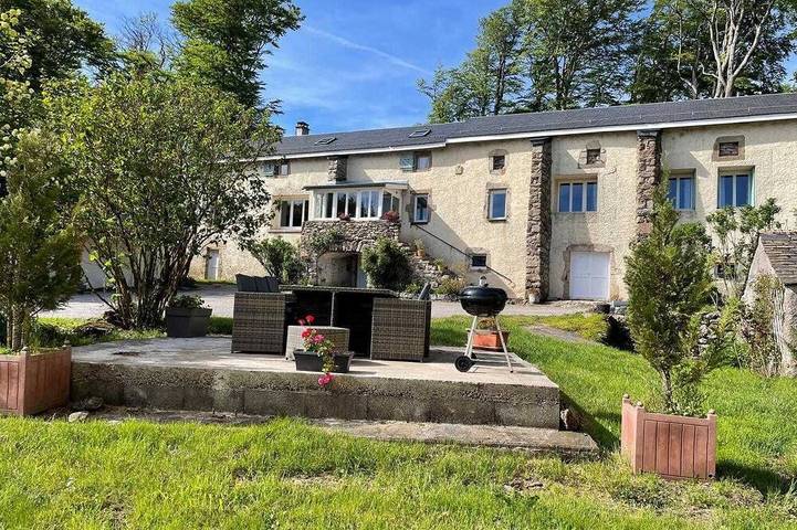 Location de vacances pour 10 personnes, avec jardin à Cambon-et-Salvergues