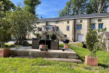 Location de vacances pour 10 personnes, avec jardin à Cambon-et-Salvergues