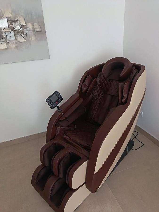 Gîte pour 2 personnes, avec jacuzzi et jardin à Châteaugay - 4