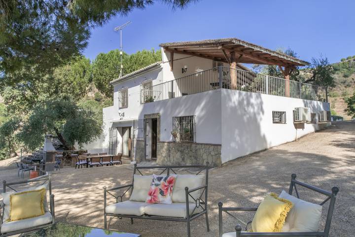 Casa rural para 10 personas, con jardín, Se admiten mascotas en Serranía de Ronda - 2