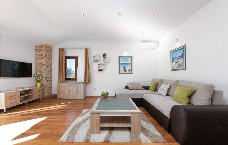 Ferienwohnung für 6 Personen, mit Terrasse in Nova Vas - 2