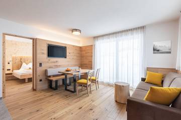 Gîte pour 2 personnes, avec jardin et balcon à Funes