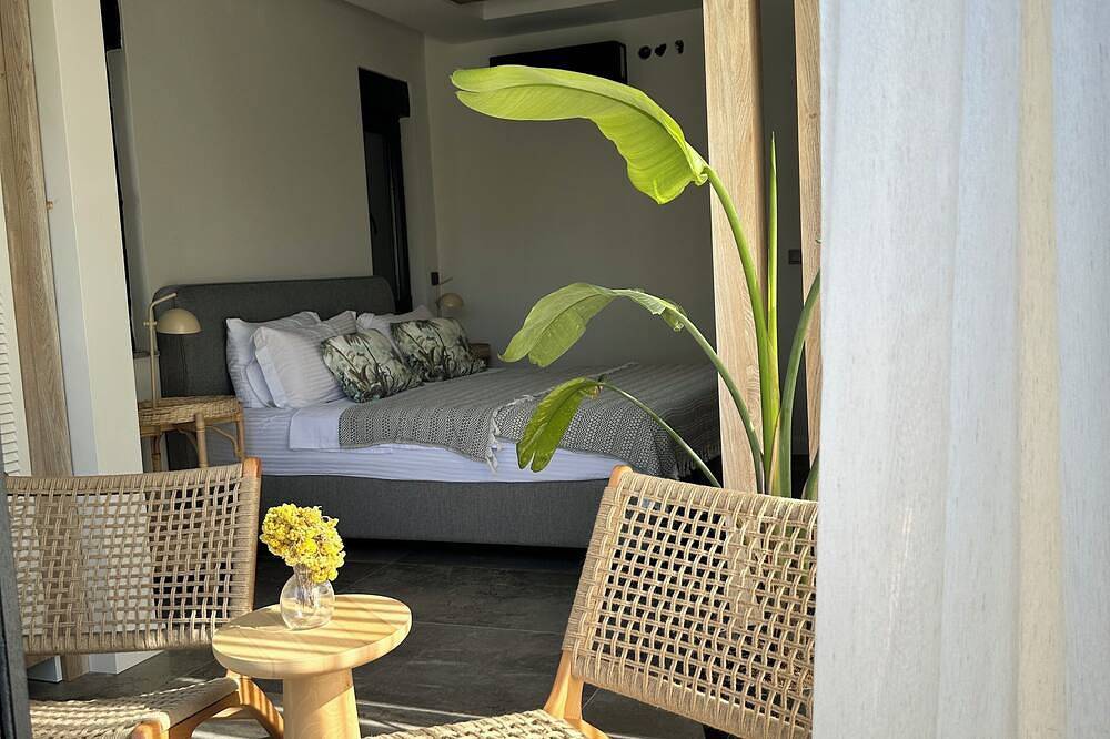 Entire apartment, Charming Beachside Apartment with Private Garden in Side, Manavgat