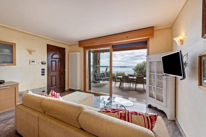 Ferienwohnung für 6 Personen, mit Garten und Seeblick