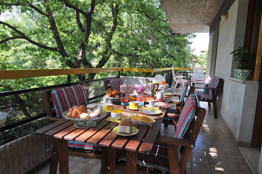 Ganze Wohnung, Familienfreundliches Apt Querce mit Terrasse in Lanciano, in Strandnähe & Berge in Lanciano, Chieti Provinz