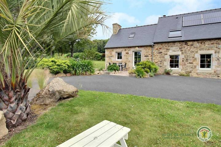 Gîte pour 4 personnes, avec jardin et terrasse à Camlez