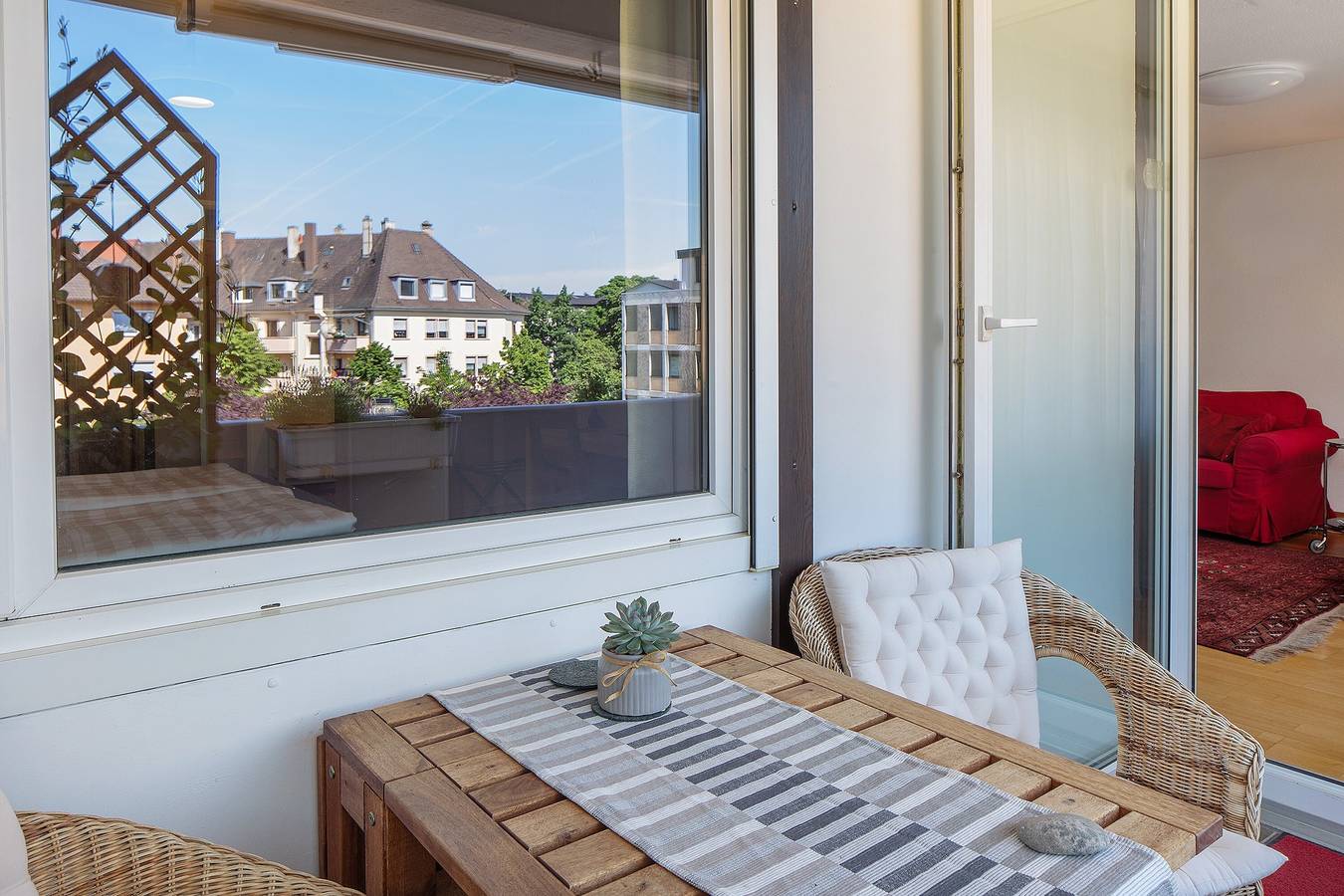 Appartamento intero, Appartamento 'Westlicht' con balcone, Wi-Fi e aria condizionata in Stühlinger (Freiburg), Friburgo