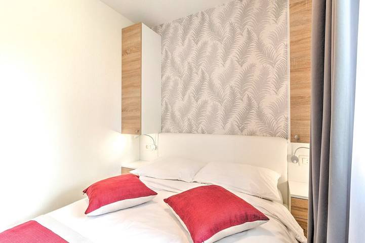 Camping für 4 Personen, mit Terrasse und Garten sowie Pool in Banjole - 2